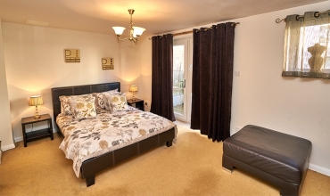 double-bedroom-lp242-01
